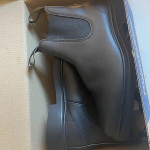 New Women's 9.5 Black Leather Chisel Toe Blundstone Boots